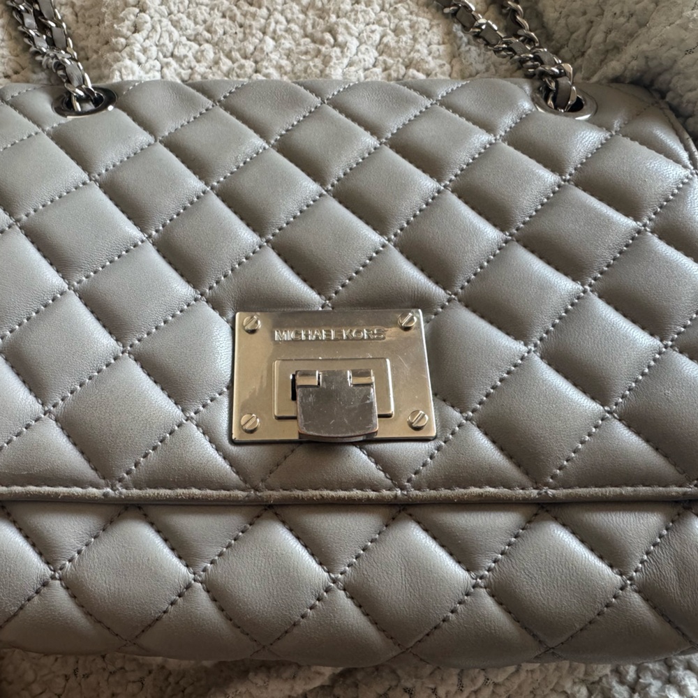 Michael KORS Quilted crossbody excellent condition